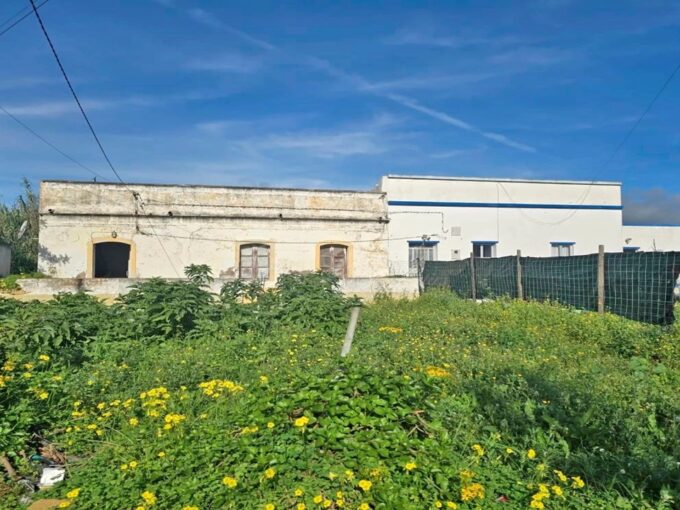 2 houses for renovation in Tavira, East Algarve 1