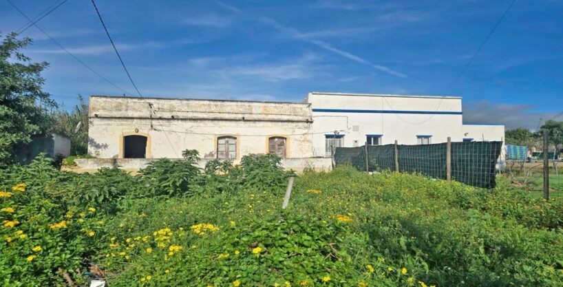2 houses for renovation in Tavira, East Algarve 1