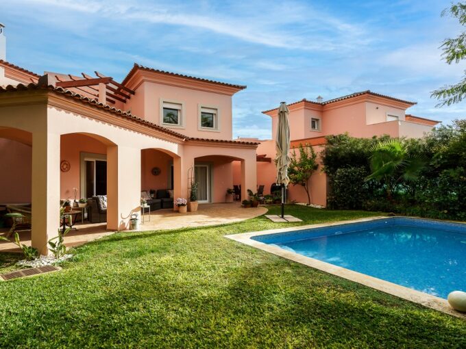 3 bed villa for sale in Vilamoura, Algarve 1
