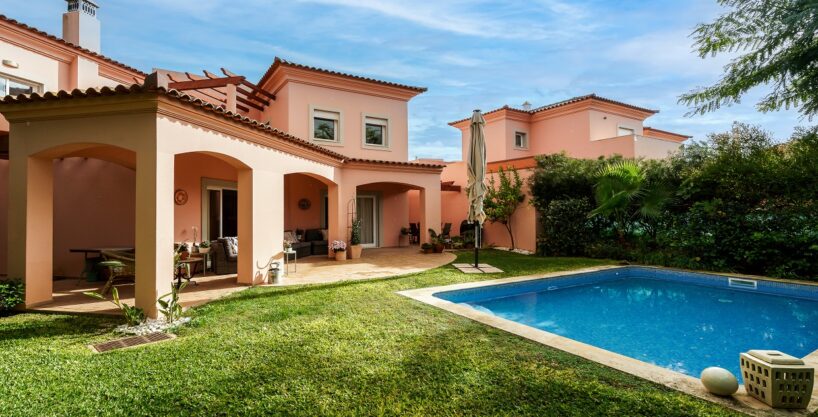 3 bed villa for sale in Vilamoura, Algarve 1