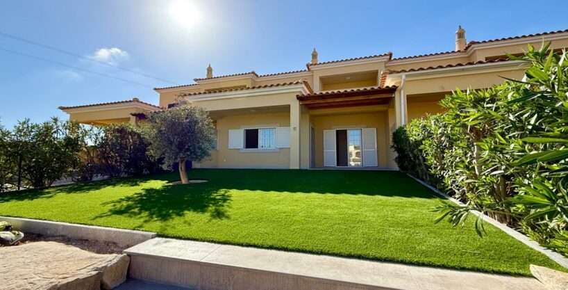 4 Bed Townhouse With Pool In Prime Almancil Algarve 1