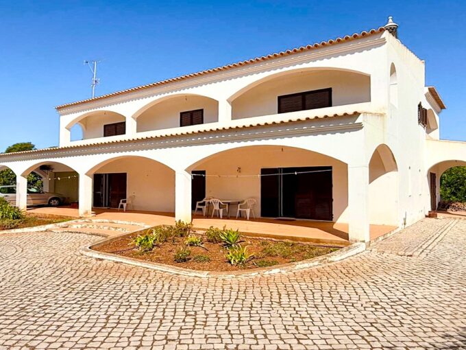 5 Bed Villa For Renovation In Almancil Algarve 1