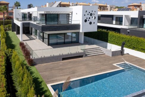 5 Bed Villa Near The Els Golf Course Vilamoura Algarve 1