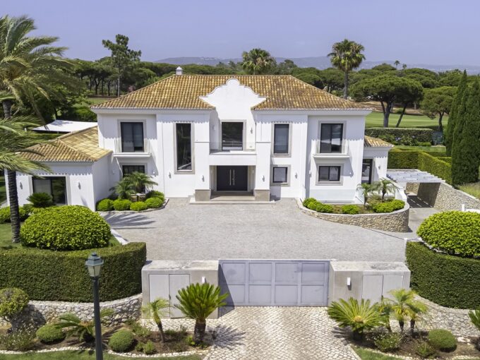 Algarve luxury 5 bedroom villa for sale in Quinta do Lago Golf 1