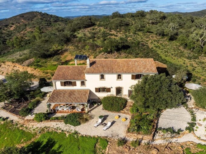 Central Algarve 5 bed countryhouse in Alte, Loule 1