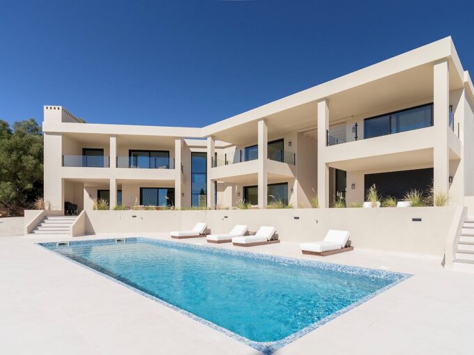 Contemporary Luxury Villa In Vale Formoso Hills Almancil Algarve 1
