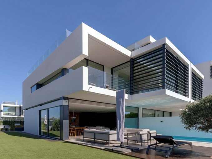 Contemporary style 3 bed villa in Fonte Algarve, Quarteira, Algarve 1