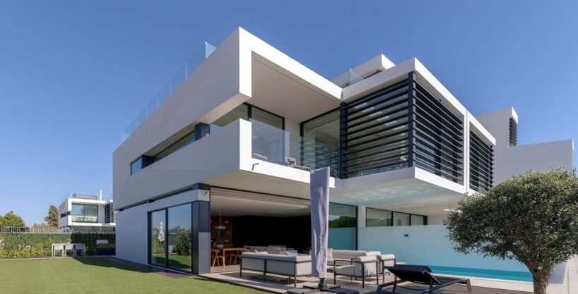 Contemporary style 3 bed villa in Fonte Algarve, Quarteira, Algarve 1