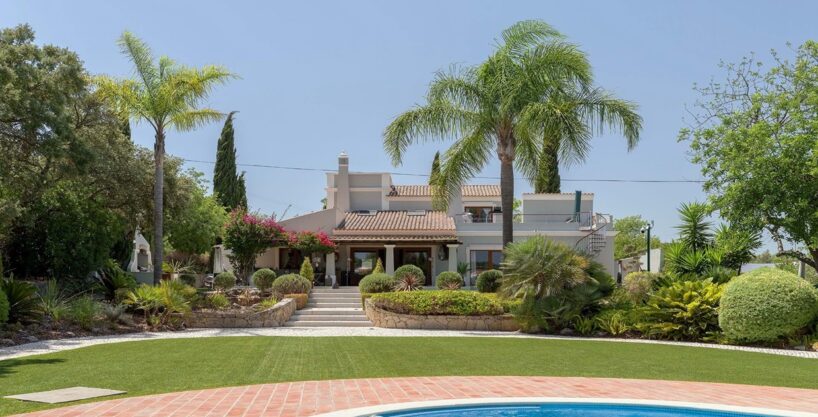 Detached renovated 3 bedroom villa in Santa Barbara de Nexe, Algarve 3