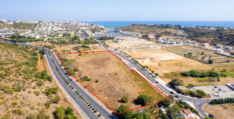 Development land for 37 units for sale in Albufeira Marina, Algarve 1