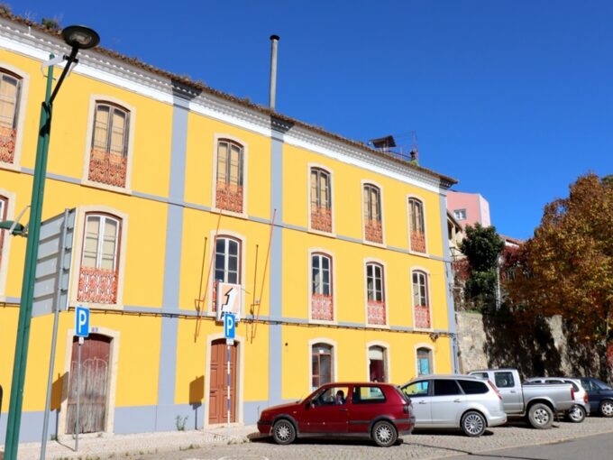 Large Townhouse With Garden In Monchique Centre Algarve 1