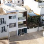 Renovated 2 bed townhouse with sea view roof terrace in Praia da Luz 1
