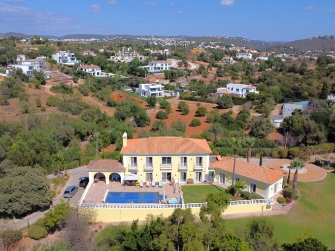 Sea View 4 Bed Villa In Almancil Algarve For Sale 1