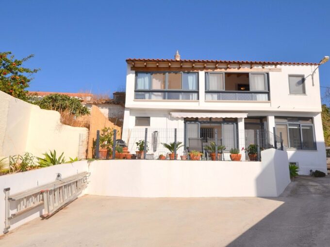 Sea view house for sale in Loule, Algarve 1