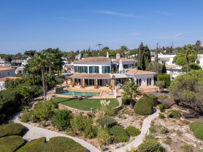 Seafront luxury Algarve villa in Carvoeiro 1