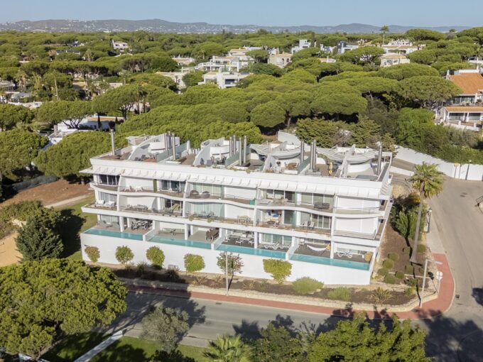 Vale do Lobo 2 bed apartment for sale in Algarve 1