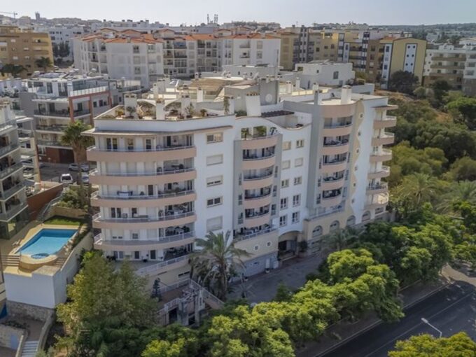 2 bed apartment for sale in Lagos, Algarve 1