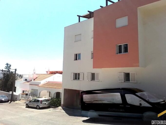 2 bed apartment with garage for sale in Albufeira Algarve 1