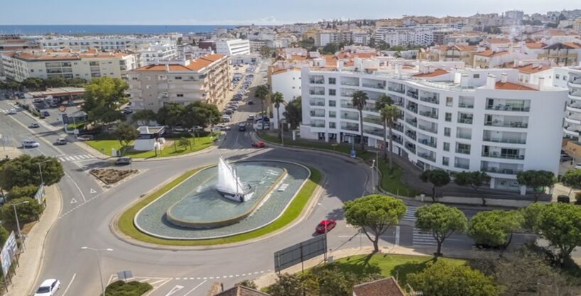 2 bed apartment with rooftop terrace in Lagos, Algarve 1
