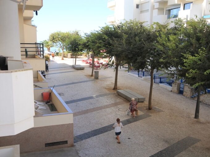 2 bed beach apartment for sale in Armacao de Pera, Algarve 1