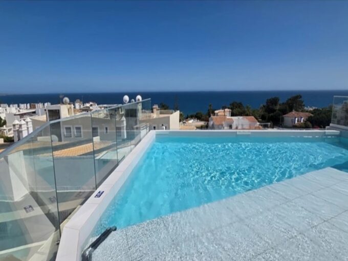 3 bed apartment for sale in Olhos de Agua, Algarve 1