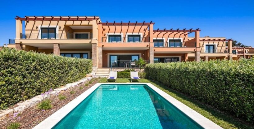 3 bed townhouse in Vale de Milho, Carvoeiro, Algarve 1
