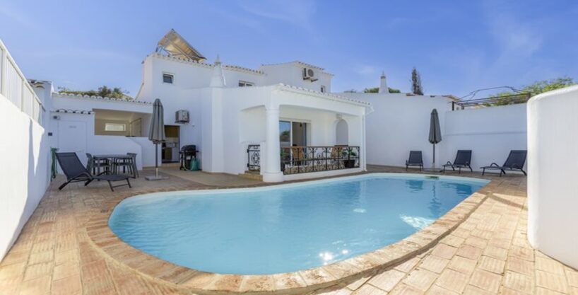 3 bed villa for sale in Praia da Luz, Algarve 2