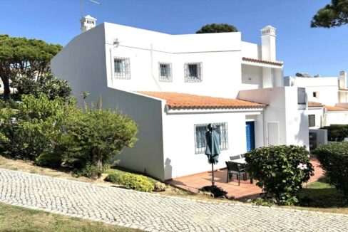 3 bedroom semi detached townhouse in Vale do Lobo, Algarve 2