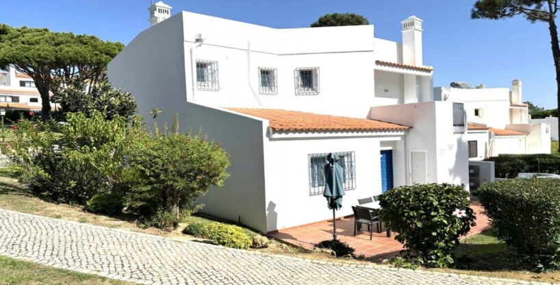 3 bedroom semi detached townhouse in Vale do Lobo, Algarve 2