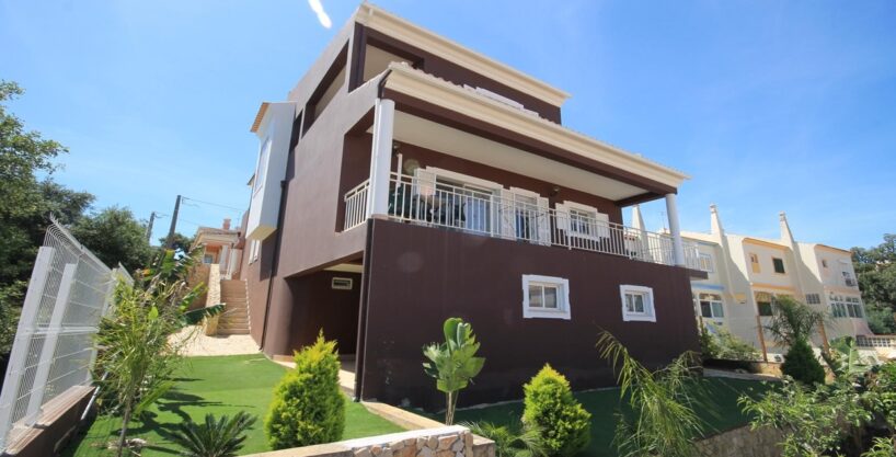 4 bed house for sale in Algoz, Central Algarve 1