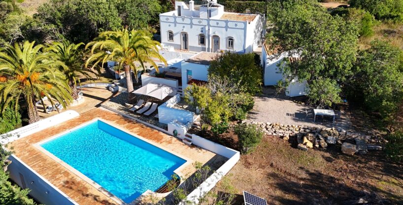 4 bed quinta with annexe for sale in Almancil, Algarve 1