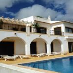4 bed villa for sale on Santo Antonio Golf Resort, West Algarve 1