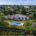 4 bed villa with land in Mexilhoeira Grande, Portimao, Algarve 1
