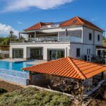 East Algarve 4 bed villa with views in Moncarapacho 5