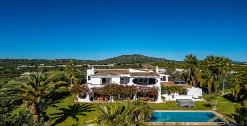 East Algarve property estate with 7 hectares in Moncarapacho 1