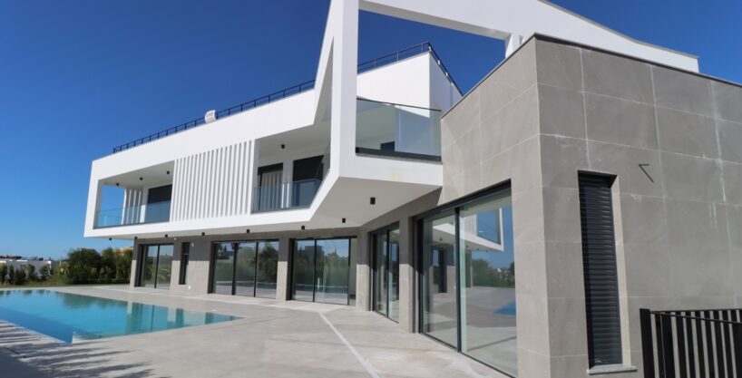 Luxury Algarve villa for sale near Galé beach 4