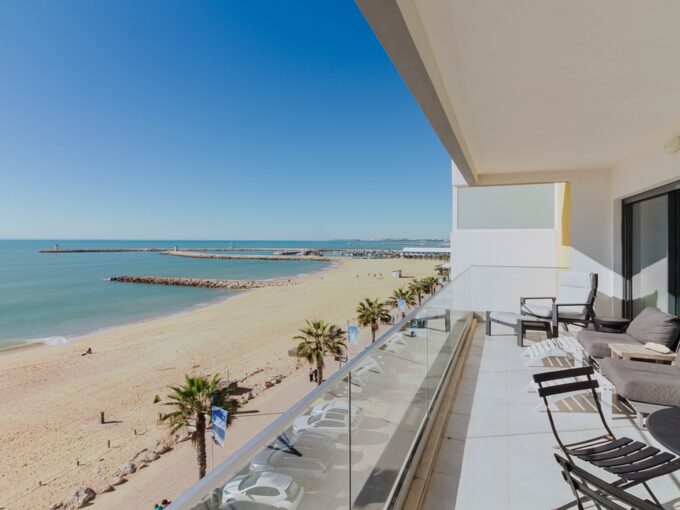 Quarteira Seafront 2 bed apartment for sale in Algarve 1