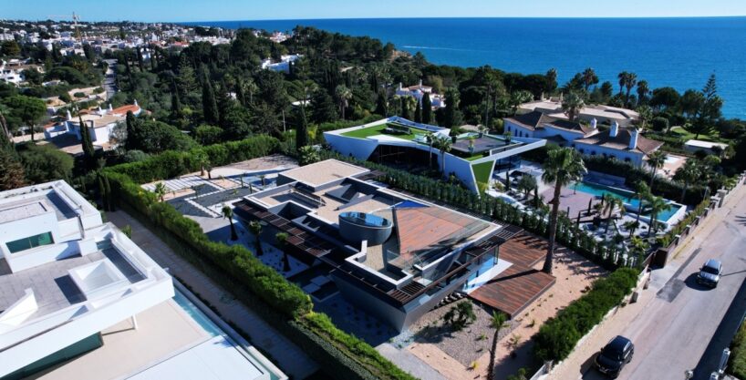 Sea front modern contemporary villa in Carvoeiro 3