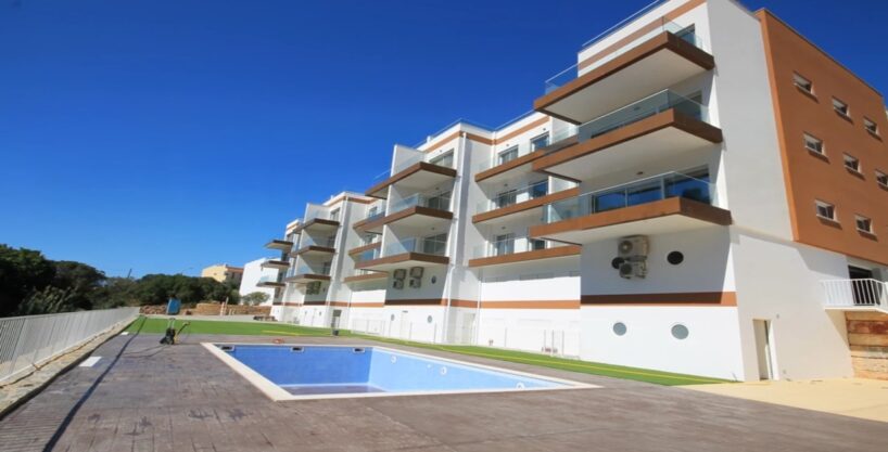 Sea view 3 bed penthouse apartment in Albufeira, Algarve 1