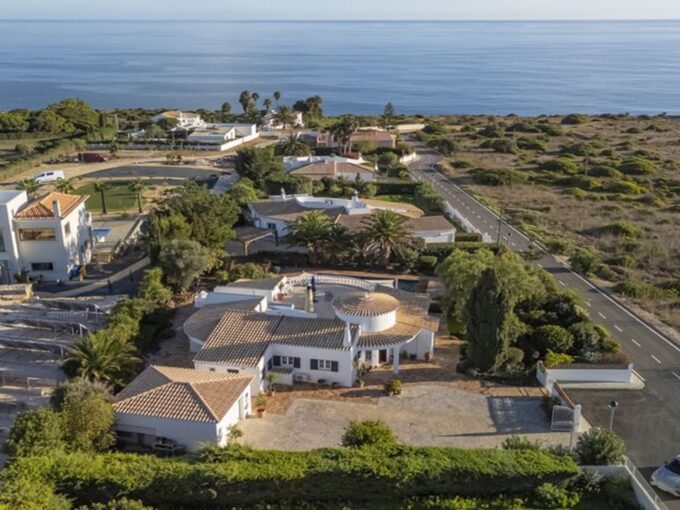 Sea view 4 bed villa for sale in Burgau, West Algarve 6