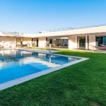 Sea view villa with 4 beds in Loule, Algarve 1