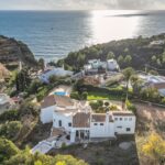 Seafront detached villa for renovation in Carvoeiro, Algarve 1