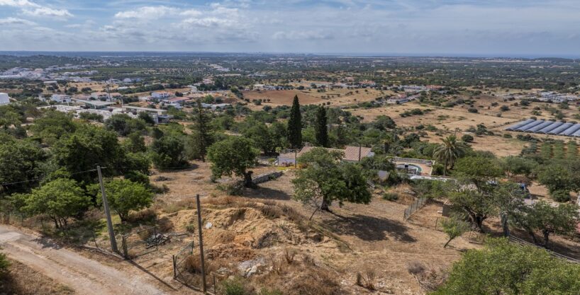 South facing building plot for sale in Boliqueime, Algarve 1