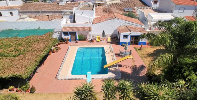Traditional Algarve 4 Bedroom Villa in Sao Bras de Alportel 1