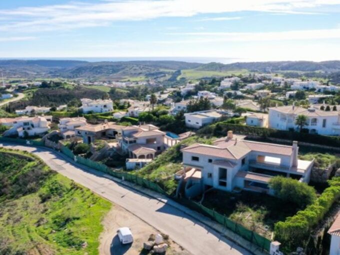 Unfinished detached 5 bed villa for sale in Parque de Floresta, Algarve 1