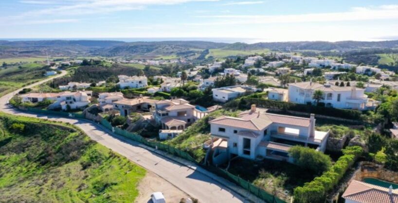 Unfinished detached 5 bed villa for sale in Parque de Floresta, Algarve 1