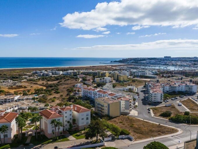 2 bed apartment with sea views in Albardeira, Lagos, Algarve 3