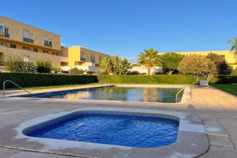 2 bed renovated apartment for sale in Vilamoura, Algarve 1