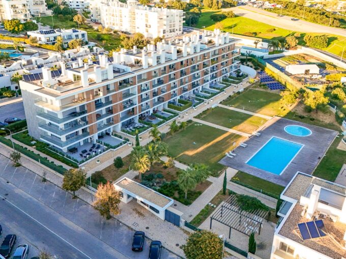 3 bed ground floor apartment for sale in Albufeira, Algarve 1