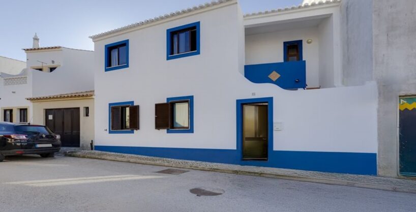 3 bedroom townhouse in the centre of Vila do Bispo, Algarve 1